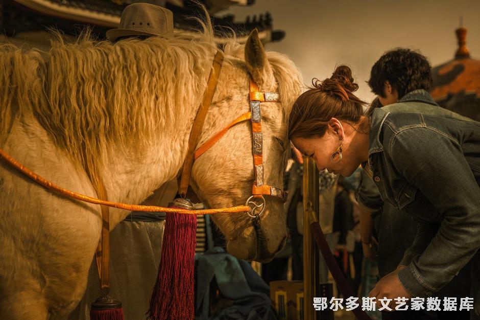 16、朝拜中交流