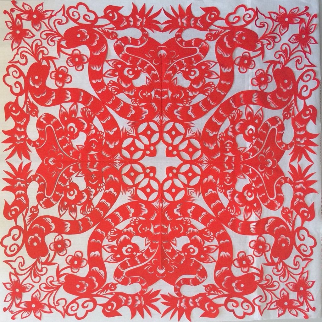 《蛇年蛇盘兔，国富家家富》