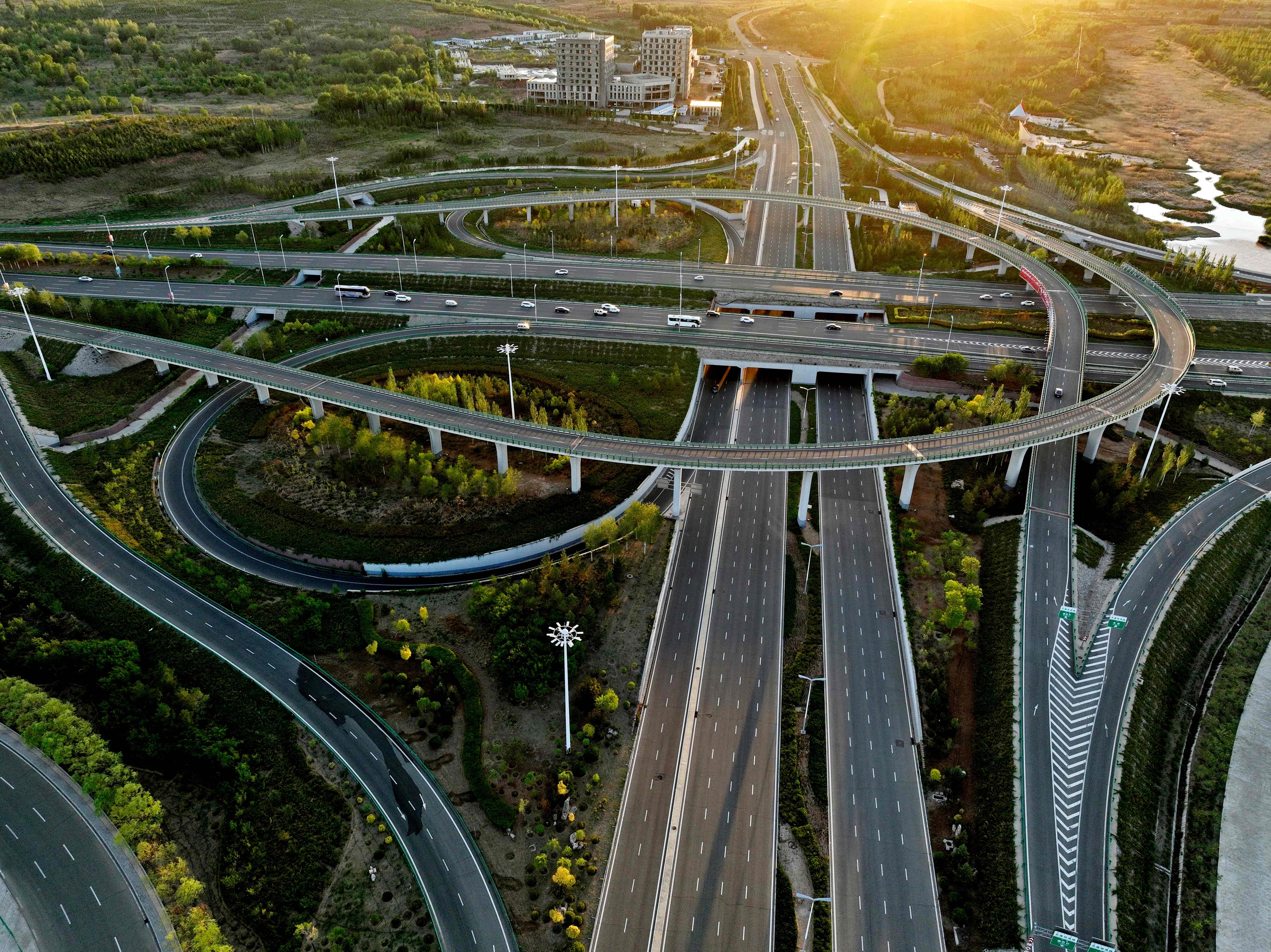 交通道路四通八达